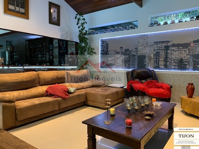 Casa à venda com 5 quartos, 660m² - Condomínio Vivendas do Lago,