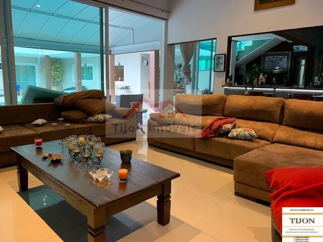 Casa à venda com 5 quartos, 660m² - Condomínio Vivendas do Lago,