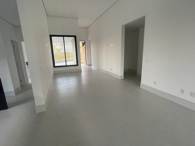 Casa de condomínio à venda com 3 quartos, 231m² - Condomínio Alphaville Nova Esplanada 3,