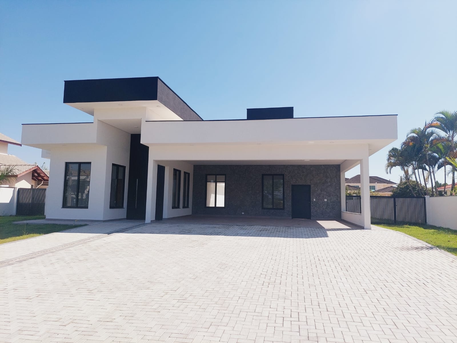 Casa à venda no Village Castelo - Tijon Imóveis