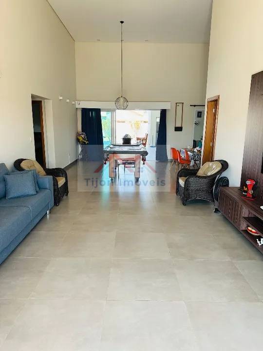 Casa térrea a venda no Condomínio Village da Serra - Tijon Imóveis